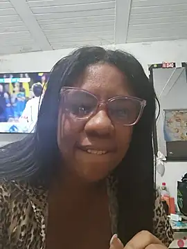 Snapshot of Zeyllyjhonson chatting on 06.02.26 Zeyllyjhonson online show from 06.02.26
