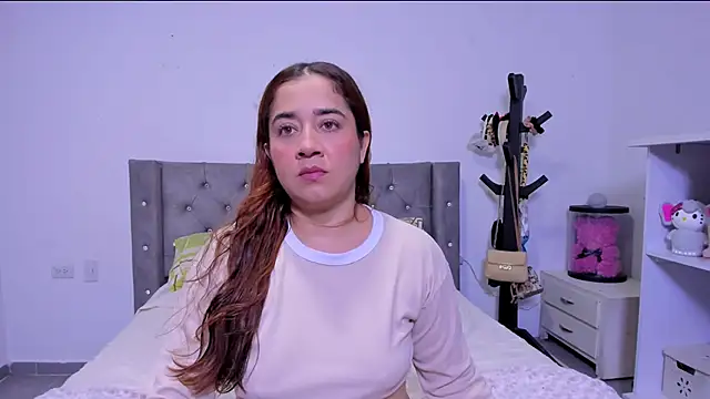 naive natty10 online show from 02.12.26