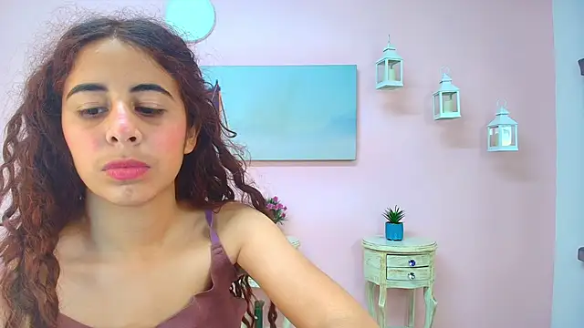 Snapshot of scarlett_clyde chatting on 06.19.26 scarlett clyde online show from 06.19.26