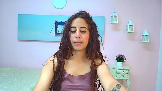 Snapshot of scarlett_clyde chatting on 06.27.26 scarlett clyde online show from 06.27.26