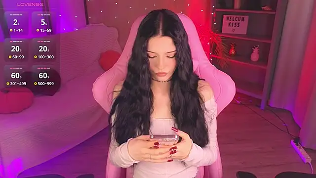 Snapshot of Kelly__Bunny chatting on 04.21.26 Kelly Bunny online show from 04.21.26