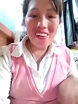 Snapshot of Gummiesu chatting on 04.25.26 Gummiesu online show from 04.25.26