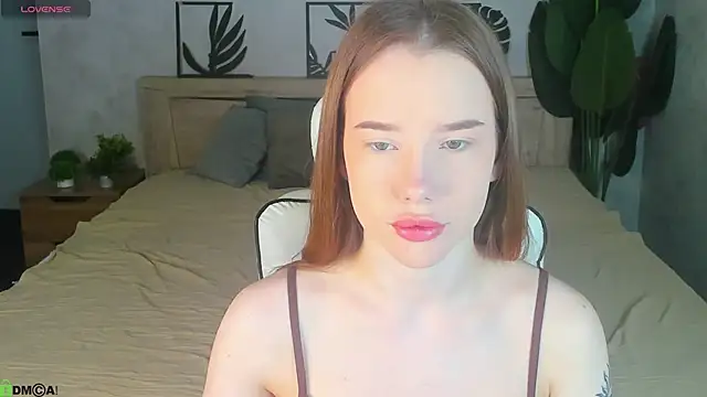 Nicole Vasquez online show from 04.07.26