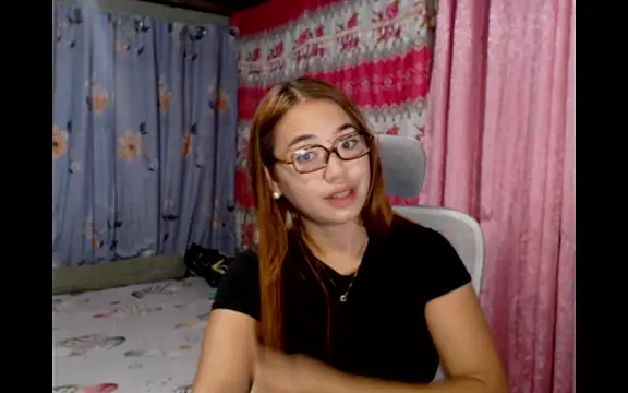 Snapshot of pinay_mayahiga chatting on 07.09.26 pinay mayahiga online show from 07.09.26