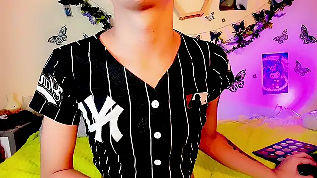 Miss-Saraii online show from 04.13.26