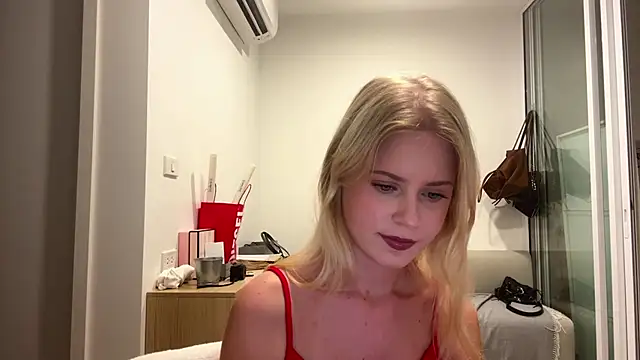 Snapshot of Slay_Swag chatting on 02.01.26 Slay Swag online show from 02.01.26