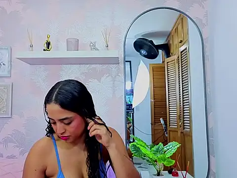 Snapshot of Emma_Thompssonn chatting on 02.02.26 Emma Thompssonn online show from 02.02.26