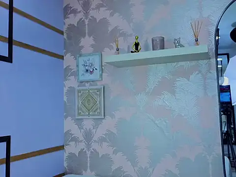 Snapshot of Emma_Thompssonn chatting on 02.08.26 Emma Thompssonn online show from 02.08.26