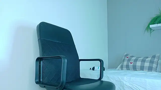 AndrewKenoxx  online show from 02.20.26