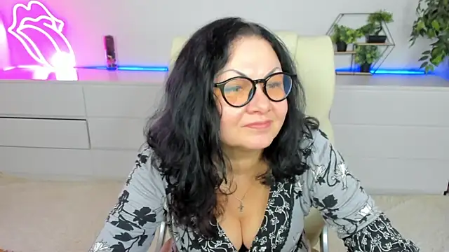 IrissMoon online show from 02.16.26