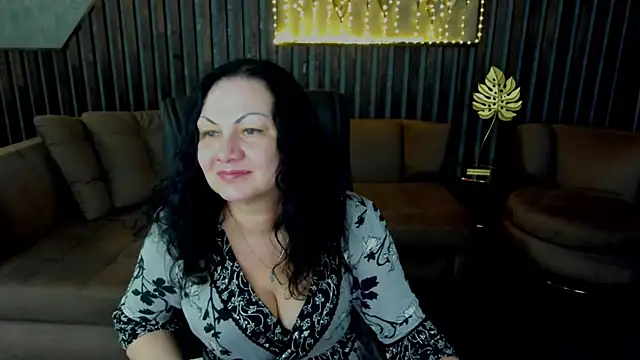 IrissMoon online show from 04.20.26