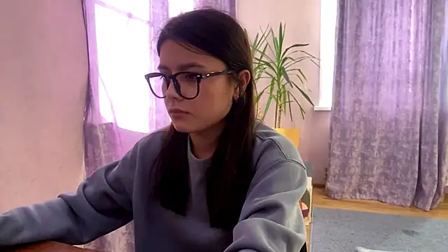 Snapshot of SaintMari chatting on 05.01.26 SaintMari online show from 05.01.26