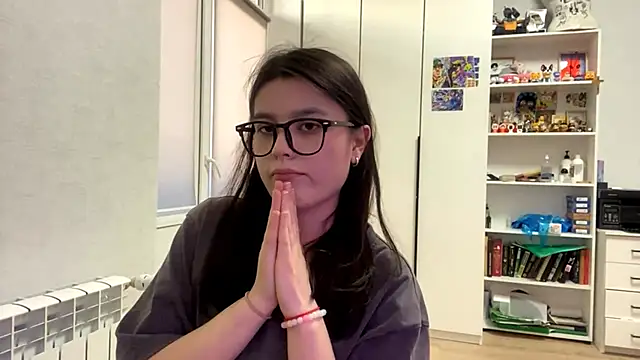 Snapshot of SaintMari chatting on 05.03.26 SaintMari online show from 05.03.26
