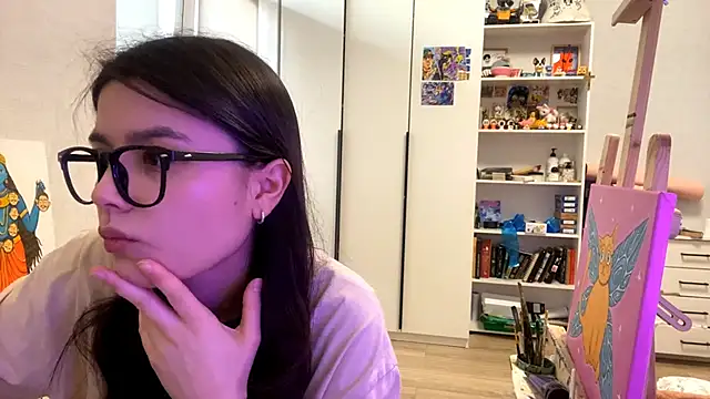 Snapshot of SaintMari chatting on 05.10.26 SaintMari online show from 05.10.26