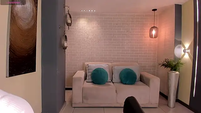 Snapshot of MilaVelvet_ chatting on 02.10.26 MilaVelvet online show from 02.10.26