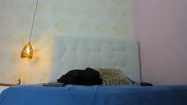 HANA RUSSO online show from 03.07.26