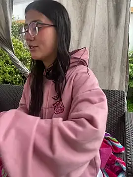 StrawberryPink  online show from 03.18.26