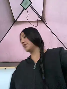 StrawberryPink  online show from 04.02.26