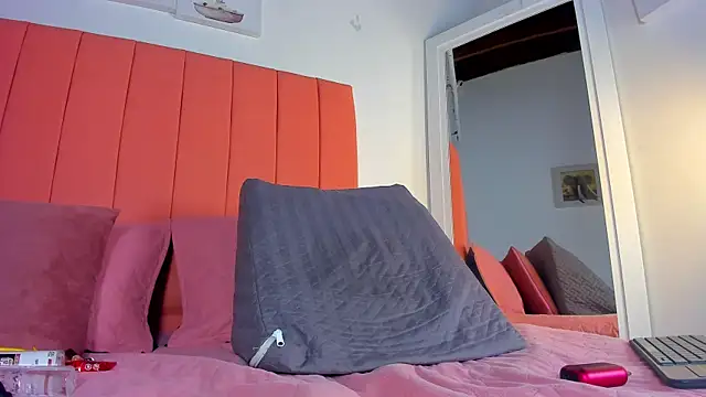 rose thompson19 online show from 04.10.26