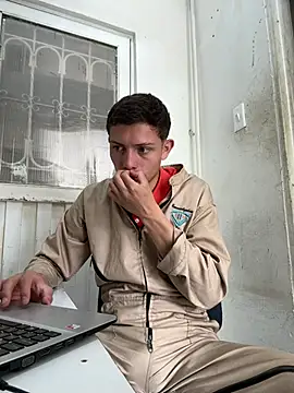 Snapshot of santiObrero chatting on 07.07.26 santiObrero online show from 07.07.26