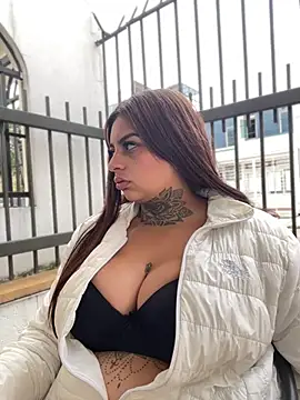 Snapshot of EmilyMoore_Pink chatting on 02.06.26 EmilyMoore Pink online show from 02.06.26