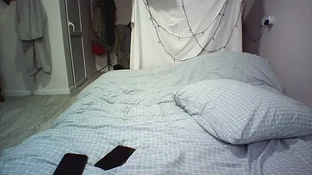 Snapshot of bella2322 chatting on 02.15.26 bella2322 online show from 02.15.26