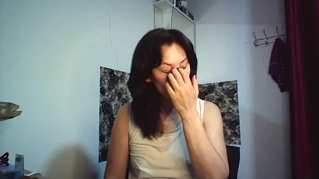 Snapshot of bella2322 chatting on 02.21.26 bella2322 online show from 02.21.26