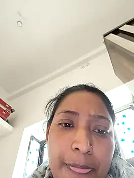 Snapshot of Hot-Tinaa chatting on 01.17.26 Hot-Tinaa online show from 01.17.26