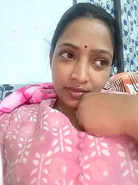 Snapshot of Hot-Tinaa chatting on 02.17.26 Hot-Tinaa online show from 02.17.26