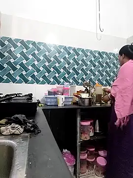 Snapshot of Hot-Tinaa chatting on 02.27.26 Hot-Tinaa online show from 02.27.26