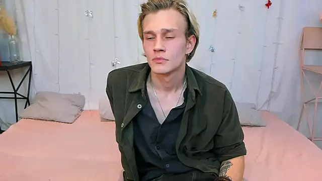 Snapshot of Volan_Starts chatting on 01.19.26 Volan Starts online show from 01.19.26