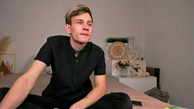 Snapshot of Volan_Starts chatting on 02.07.26 Volan Starts online show from 02.07.26