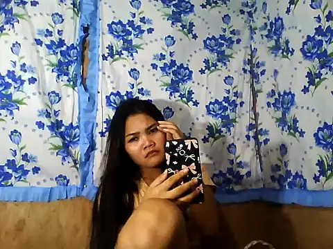 PinaySkinnyJust18 online show from 04.04.26