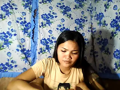 PinaySkinnyJust18 online show from 04.08.26