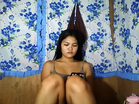 PinaySkinnyJust18 online show from 05.13.26