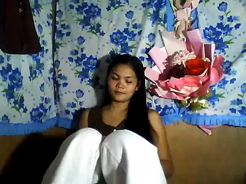 PinaySkinnyJust18 online show from 05.21.26
