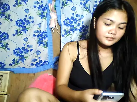 Snapshot of PinaySkinnyJust18 chatting on 06.11.26 PinaySkinnyJust18 online show from 06.11.26