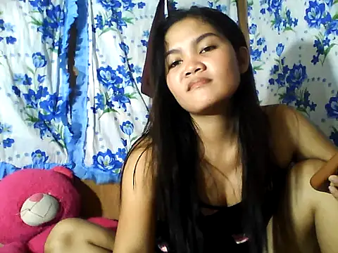 Snapshot of PinaySkinnyJust18 chatting on 06.24.26 PinaySkinnyJust18 online show from 06.24.26