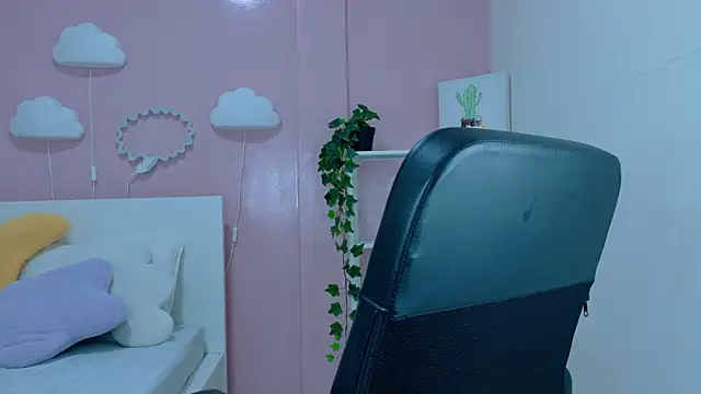 Snapshot of AmmyRouse__ chatting on 02.13.26 AmmyRouse online show from 02.13.26