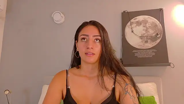 Snapshot of AmmyRouse__ chatting on 04.01.26 AmmyRouse online show from 04.01.26