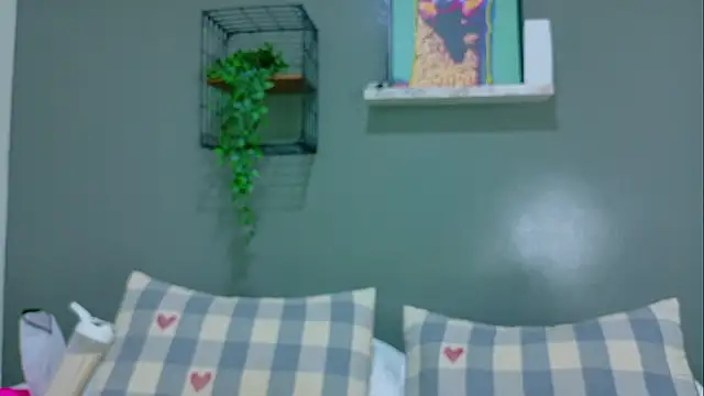 Snapshot of AmmyRouse__ chatting on 04.15.26 AmmyRouse online show from 04.15.26