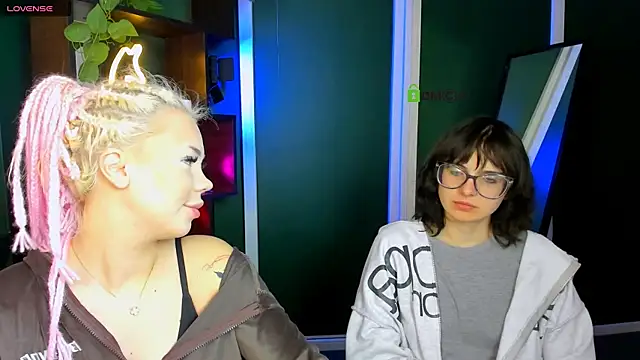 Snapshot of alexa_bonni chatting on 04.24.26 alexa bonni online show from 04.24.26