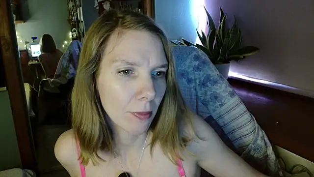 Snapshot of Daisy_Lovely chatting on 04.24.26 Daisy Lovely online show from 04.24.26