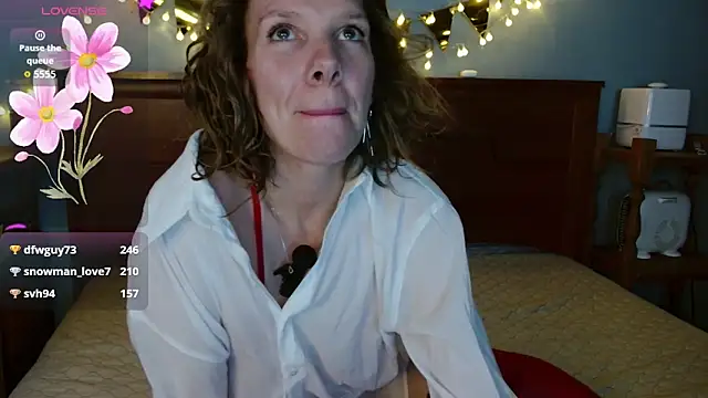 Snapshot of Daisy_Lovely chatting on 05.18.26 Daisy Lovely online show from 05.18.26