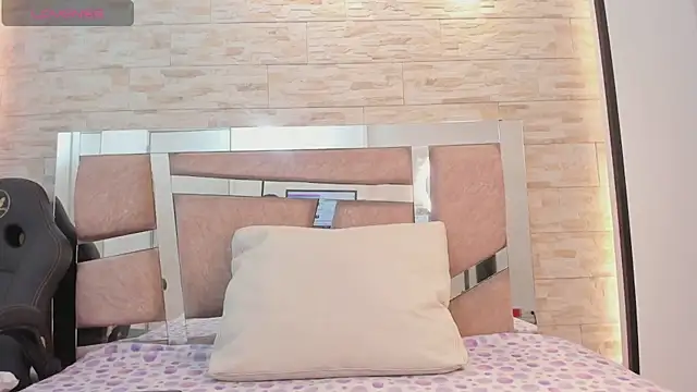 kendall grace online show from 04.23.26