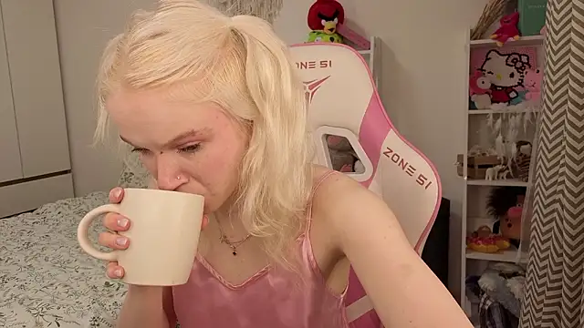 Mia WaterFall online show from 03.15.26