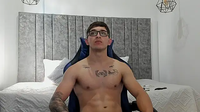 Snapshot of Calvin_Hunter chatting on 02.04.26 Calvin Hunter online show from 02.04.26