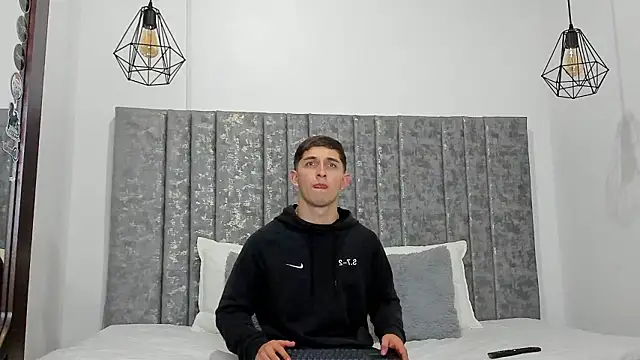 Snapshot of Calvin_Hunter chatting on 02.11.26 Calvin Hunter online show from 02.11.26