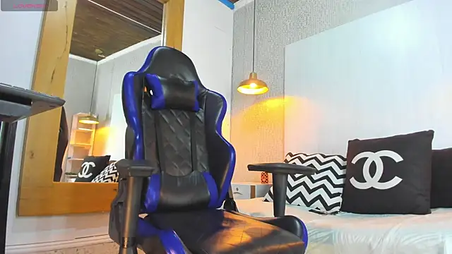 Snapshot of Dusan_Grey77 chatting on 02.20.26 Dusan Grey77 online show from 02.20.26