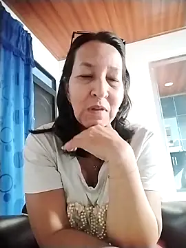 Snapshot of RosseLaure chatting on 06.01.26 RosseLaure online show from 06.01.26